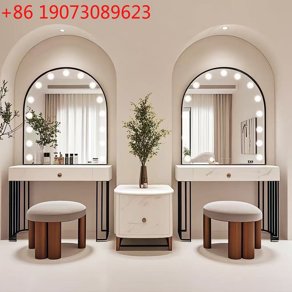 Makeup artist dedicated Intern - Beauty Makeup Bridal ulasan dan harga