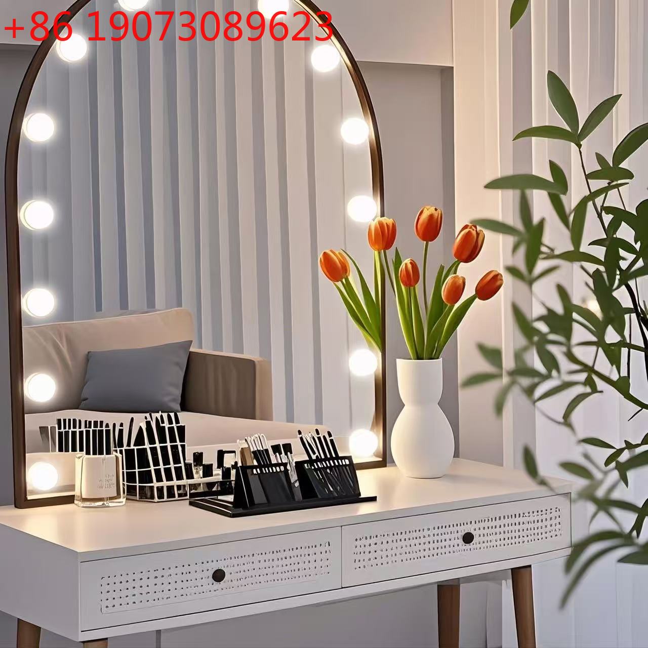 Makeup artist dedicated Intern - Beauty Makeup Bridal ulasan dan harga